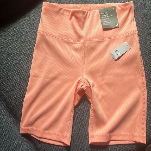 NWT GapFit Brushed Tech Jersey Bike Shorts size small - Picture 10 of 10